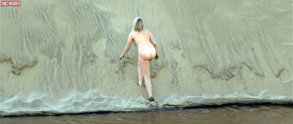 Миа Малкова